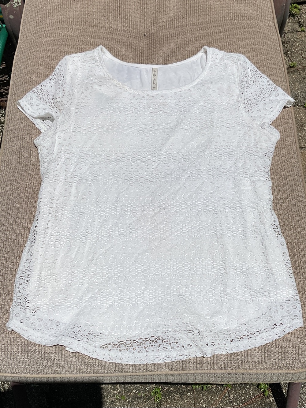 Leo & Nicale White Crochet Lace Short Sleeve Top